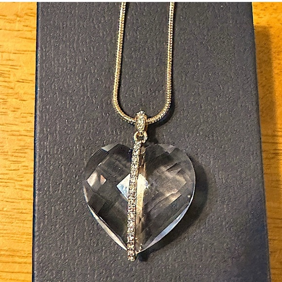 NWT! Bella and Jack Heart pendant w/  Necklace - Picture 1 of 9